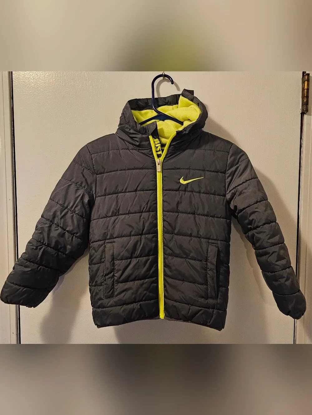 Nike Youth Puffer Jacket Hooded Full Zip Gray Size 7